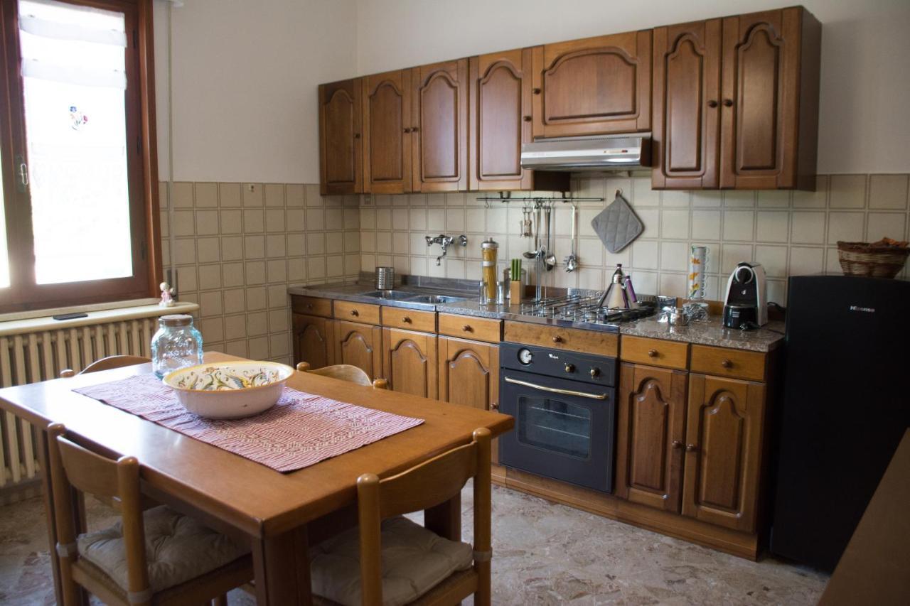 Ferienwohnung La Casa Di Lory Vinci Exterior foto